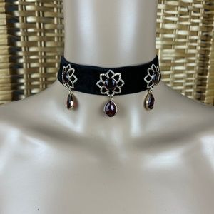 NWT Carolee Black Velvet Victorian Choker with Red Stones